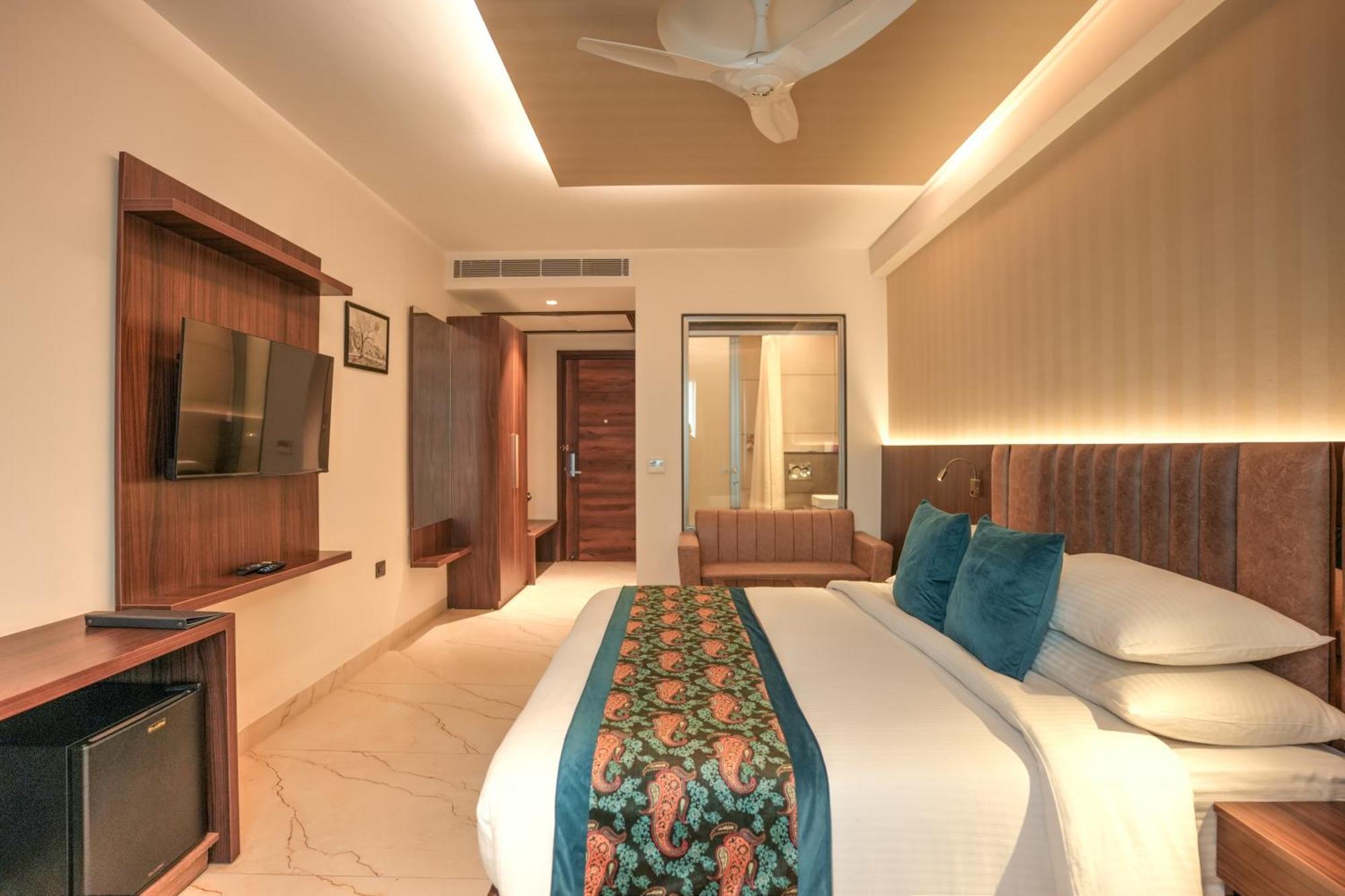 Rj Hotel - Managed By Atithi House Greater Noida Ngoại thất bức ảnh