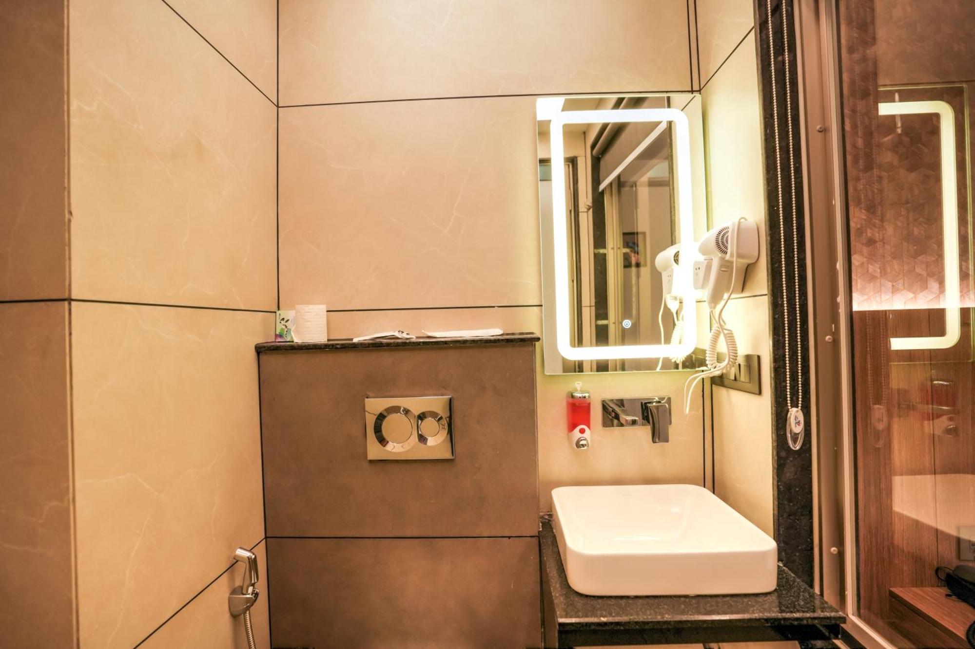 Rj Hotel - Managed By Atithi House Greater Noida Ngoại thất bức ảnh